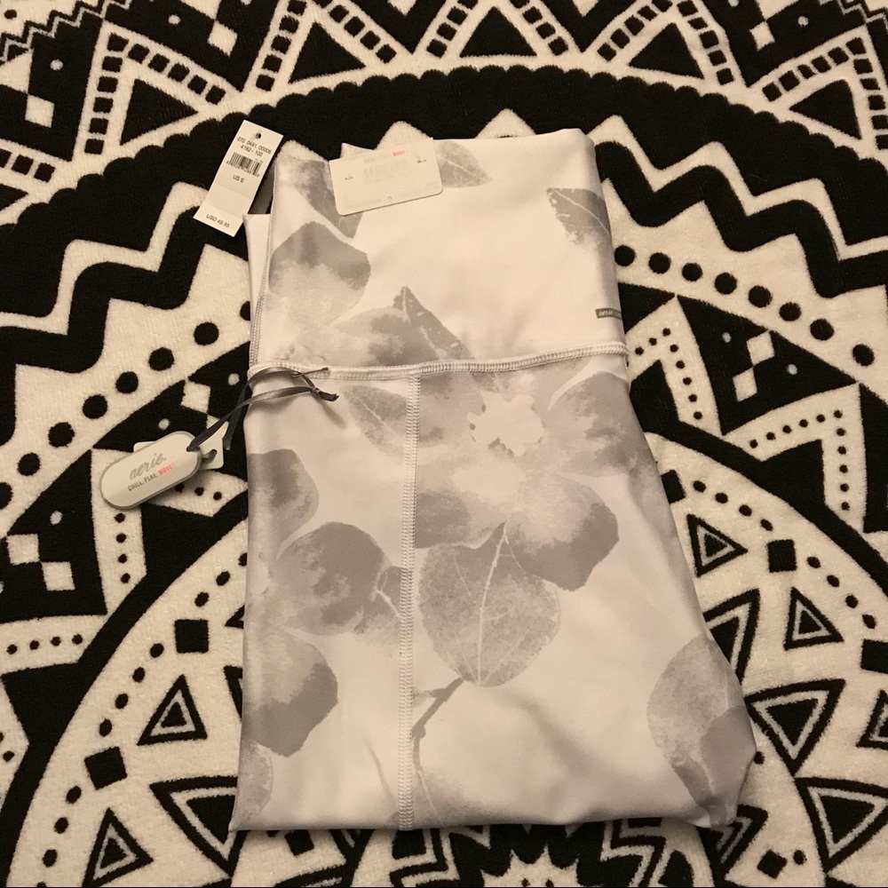 aerie move white print leggings
